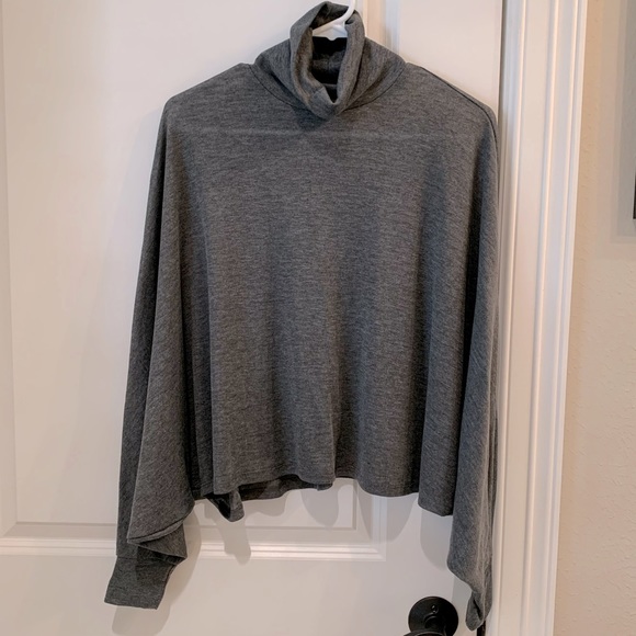 HYFVE Cropped Batwing Turtleneck Sweater Gray Size Small - Picture 1 of 6